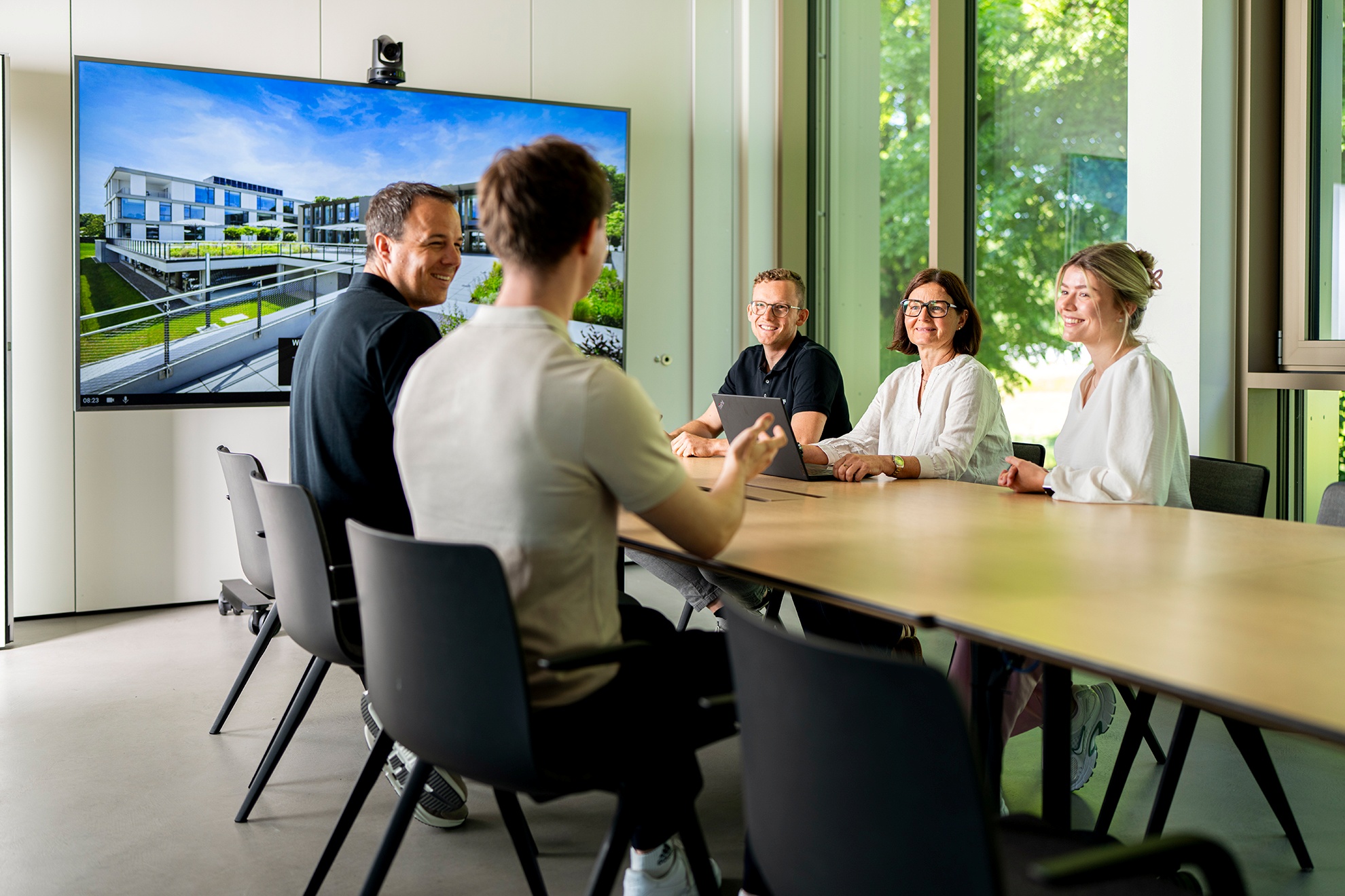 Besprechung